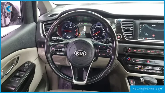 KIA CARNIVAL 7-SEATER LIMOUSINE