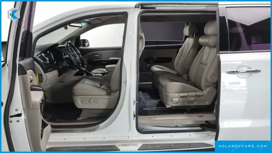 KIA CARNIVAL 7-SEATER LIMOUSINE