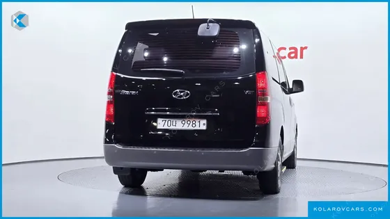 HYUNDAI STAREX 12-SEATER WAGON