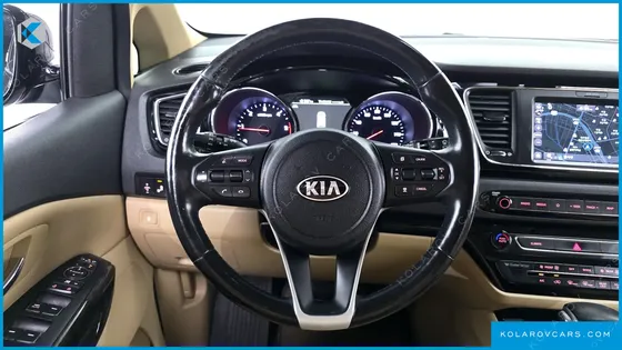KIA CARNIVAL 11-SEATER HI-LIMOUSINE