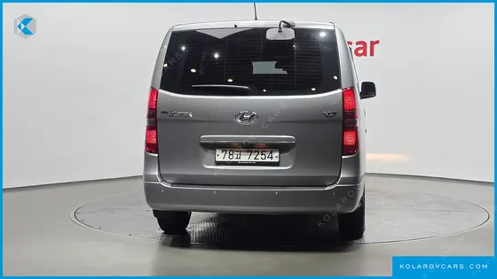 HYUNDAI STAREX 12-SEATER WAGON