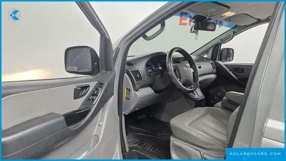 HYUNDAI STAREX 12-SEATER WAGON