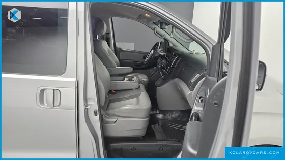HYUNDAI STAREX 12-SEATER WAGON