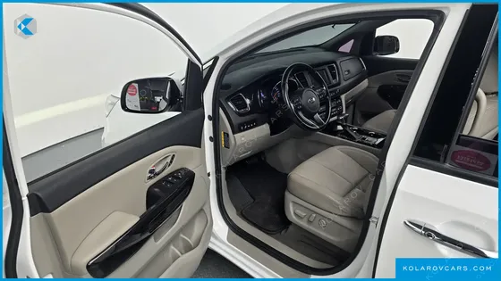 KIA CARNIVAL 7-SEATER LIMOUSINE