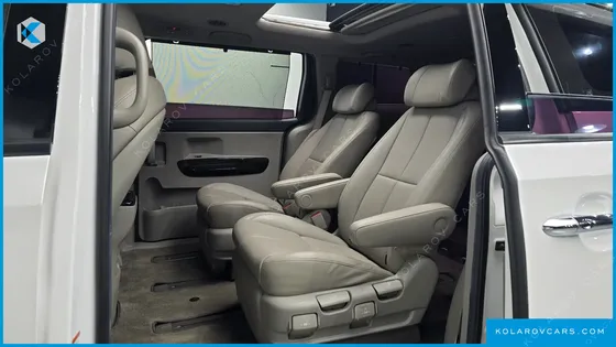 KIA CARNIVAL 7-SEATER LIMOUSINE