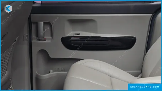 KIA CARNIVAL 7-SEATER LIMOUSINE