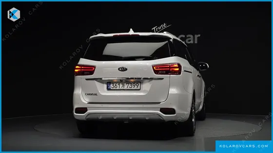 KIA CARNIVAL 9-SEATER NOBLESSE
