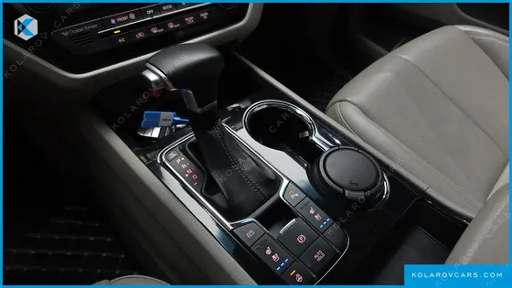 KIA CARNIVAL 9-SEATER NOBLESSE