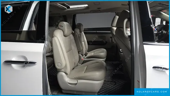 KIA CARNIVAL 9-SEATER NOBLESSE