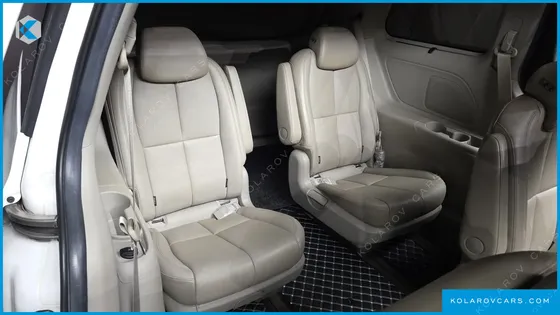 KIA CARNIVAL 9-SEATER NOBLESSE