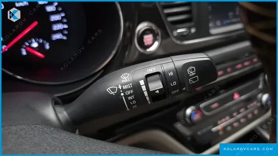 KIA CARNIVAL 9-SEATER NOBLESSE