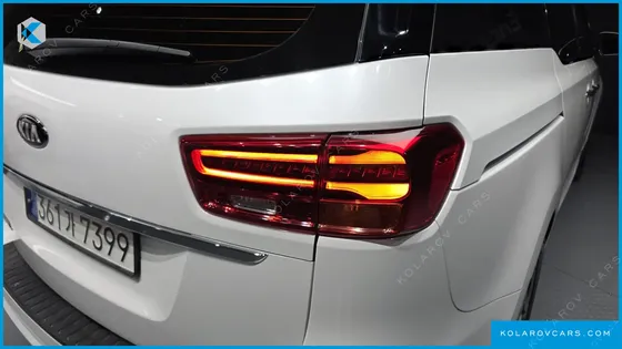 KIA CARNIVAL 9-SEATER NOBLESSE