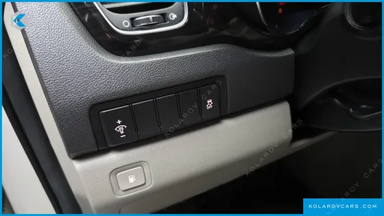 KIA CARNIVAL 9-SEATER NOBLESSE