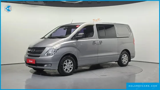 HYUNDAI STAREX 5-SEATER VAN