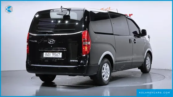 HYUNDAI STAREX 5-SEATER VAN