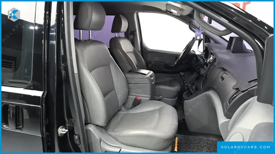 HYUNDAI STAREX 5-SEATER VAN