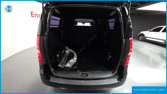 HYUNDAI STAREX 5-SEATER VAN