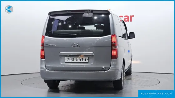 HYUNDAI STAREX 12-SEATER WAGON