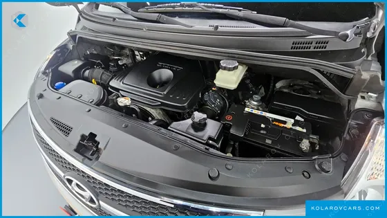 HYUNDAI STAREX 12-SEATER WAGON