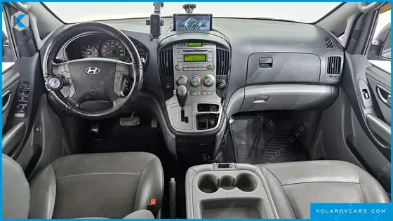HYUNDAI STAREX 12-SEATER WAGON