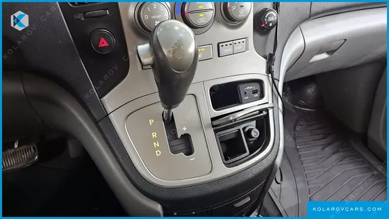 HYUNDAI STAREX 12-SEATER WAGON