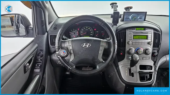HYUNDAI STAREX 12-SEATER WAGON