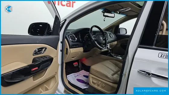 KIA CARNIVAL GASOLINE 7-SEATER LIMOUSINE