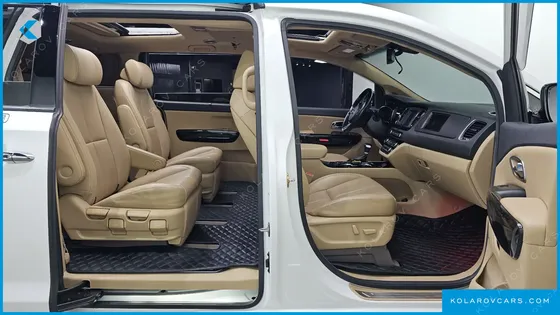KIA CARNIVAL GASOLINE 7-SEATER LIMOUSINE