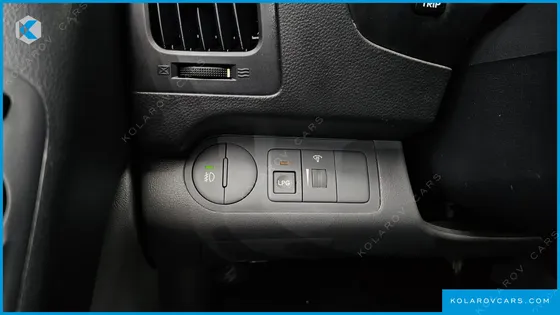 HYUNDAI STAREX 5-SEATER LPI VAN