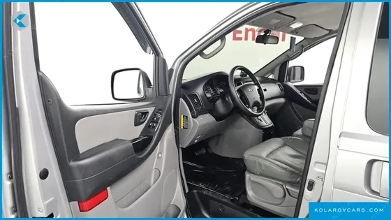 HYUNDAI STAREX 12-SEATER WAGON