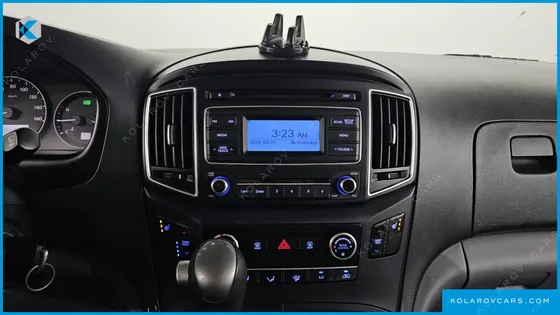 HYUNDAI STAREX 12-SEATER WAGON