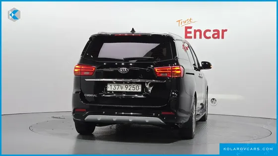 KIA CARNIVAL 9-SEATER LUXURY