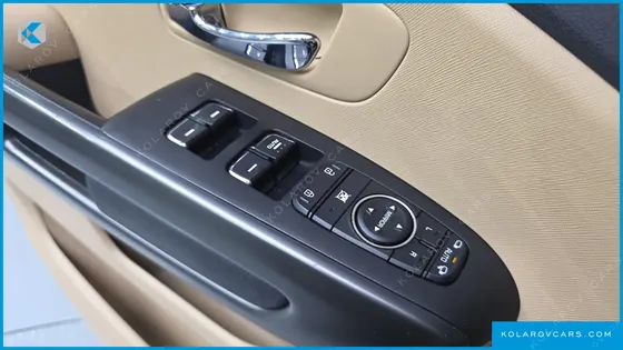 KIA CARNIVAL 9-SEATER LUXURY