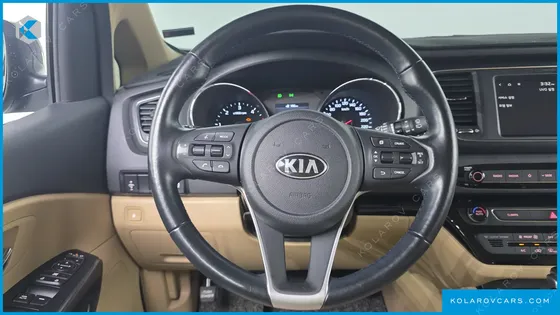 KIA CARNIVAL 9-SEATER LUXURY