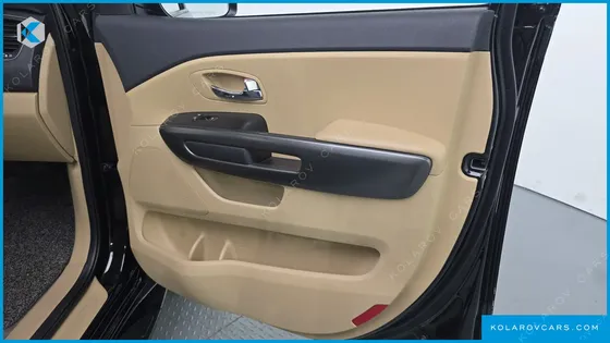 KIA CARNIVAL 9-SEATER LUXURY