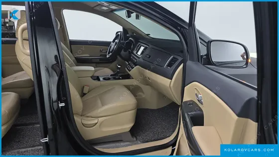 KIA CARNIVAL 9-SEATER LUXURY