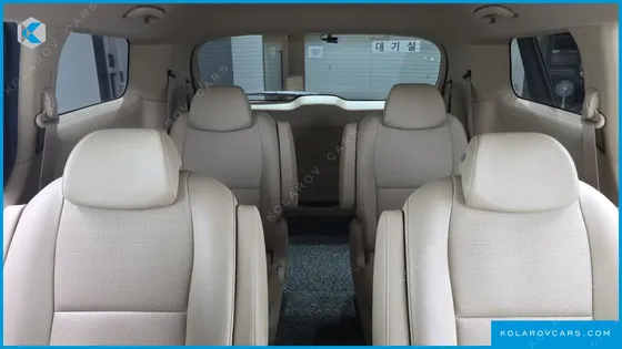 KIA CARNIVAL 9-SEATER LUXURY