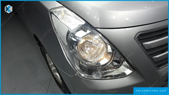 HYUNDAI STAREX 12-SEATER WAGON