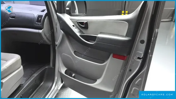 HYUNDAI STAREX 12-SEATER WAGON