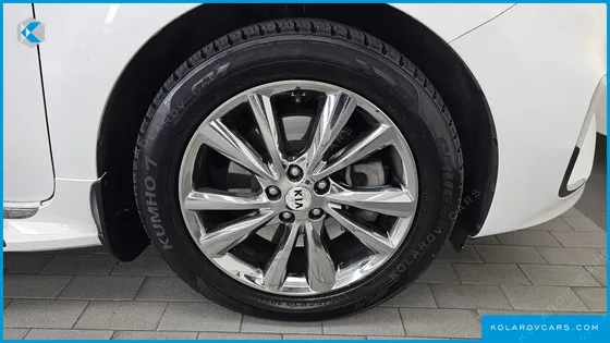 KIA CARNIVAL 9-SEATER NOBLESSE SPECIAL