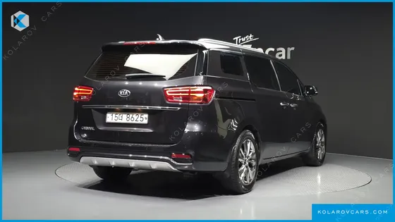 KIA CARNIVAL 9-SEATER PRSTIGE