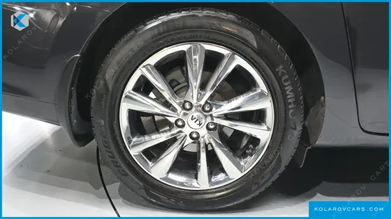 KIA CARNIVAL 9-SEATER PRSTIGE