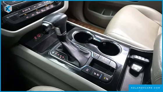 KIA CARNIVAL 9-SEATER PRSTIGE