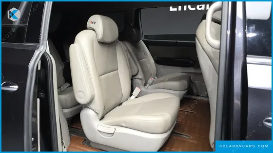 KIA CARNIVAL 9-SEATER PRSTIGE