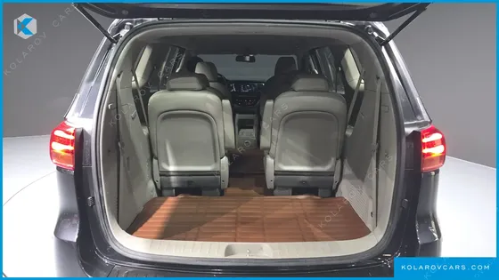 KIA CARNIVAL 9-SEATER PRSTIGE