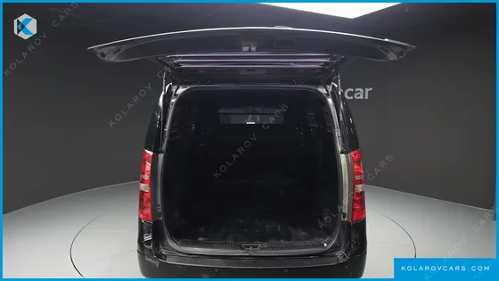 HYUNDAI STAREX 3-SEATER VAN