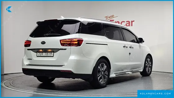 KIA CARNIVAL 11-SEATER PRESTIGE