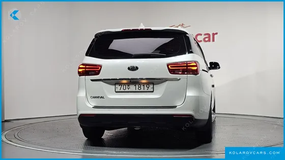 KIA CARNIVAL 11-SEATER PRESTIGE