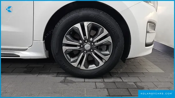 KIA CARNIVAL 11-SEATER PRESTIGE