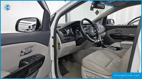 KIA CARNIVAL 11-SEATER PRESTIGE